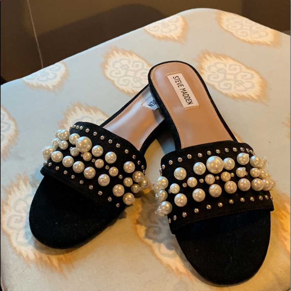 New Steven Madden slides! Great dressed up or down!